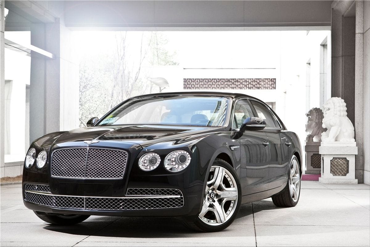 Премиальные авто фото The new Bentley Flying Spur in Geneva Car Division