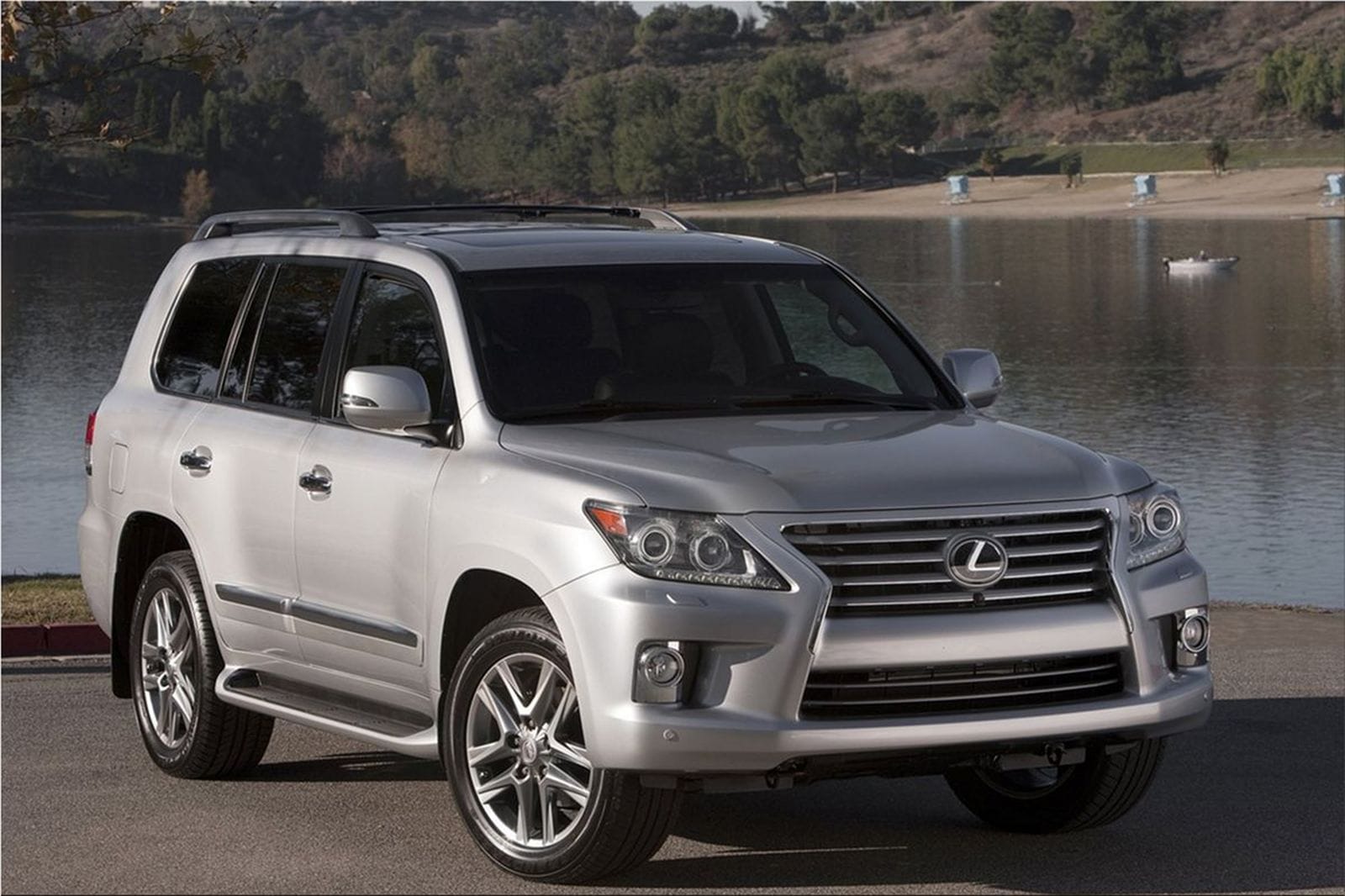 Lexus LX 570 receives upgrades and changes | Car Division