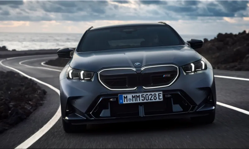 The Power and Luxury of the All-New 2025 BMW M5 Touring