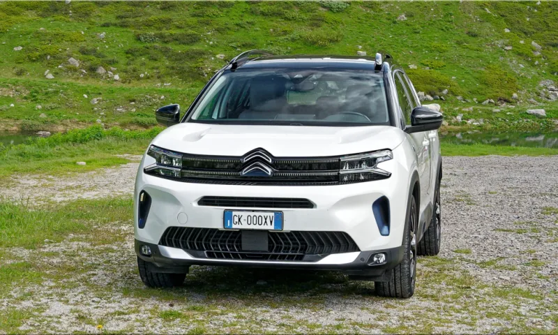 Citroen C5 Aircross Plug-in Hybrid Conquers the Tremola: A Swiss Adventure